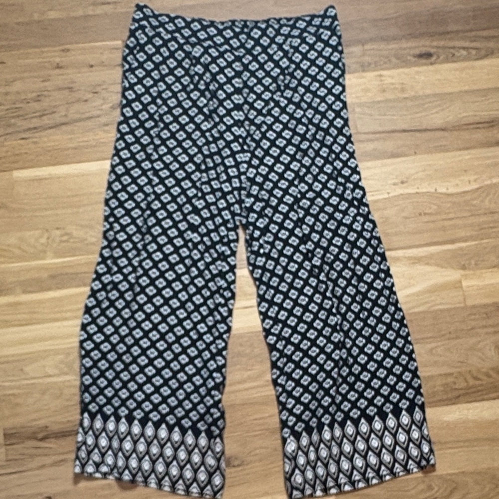 LOFT Black and White Geometric Wide Leg Flowy Cropped Pants Women’s MP